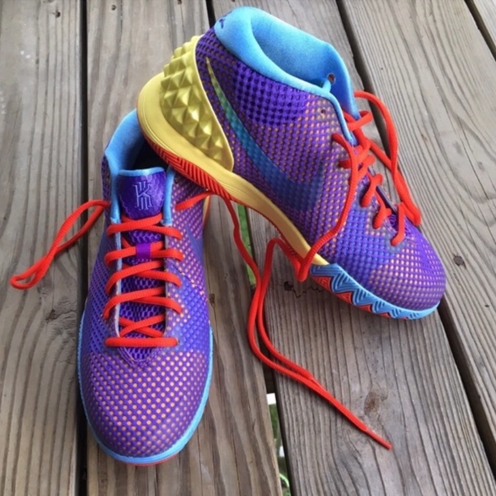 Nike Kyrie 1 Saturday’s Basketball Shoes